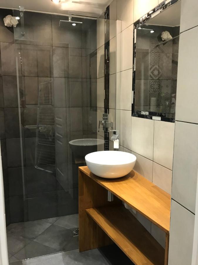 Adorable Souplex Batignolles Parijs